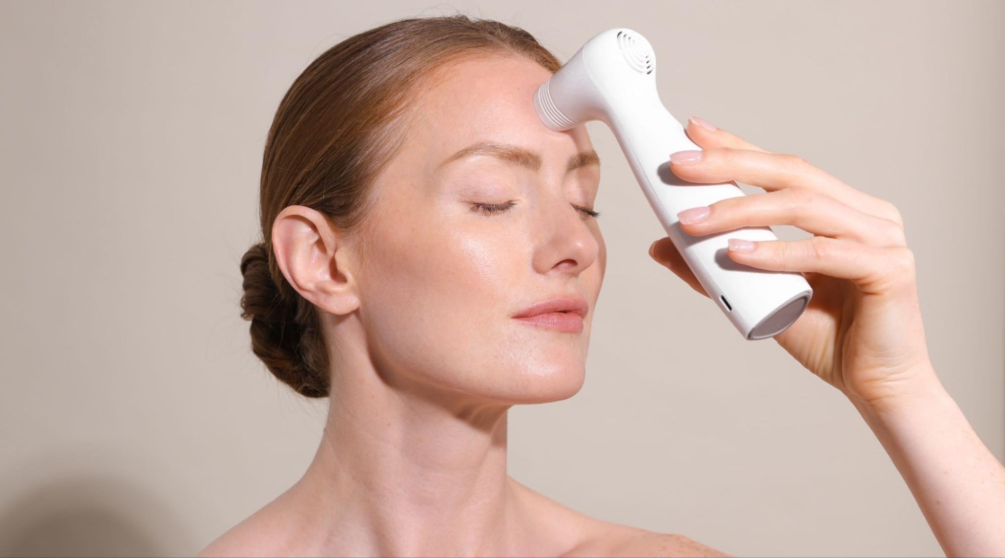 How to Reduce Forehead Lines & Wrinkles Without Injectables